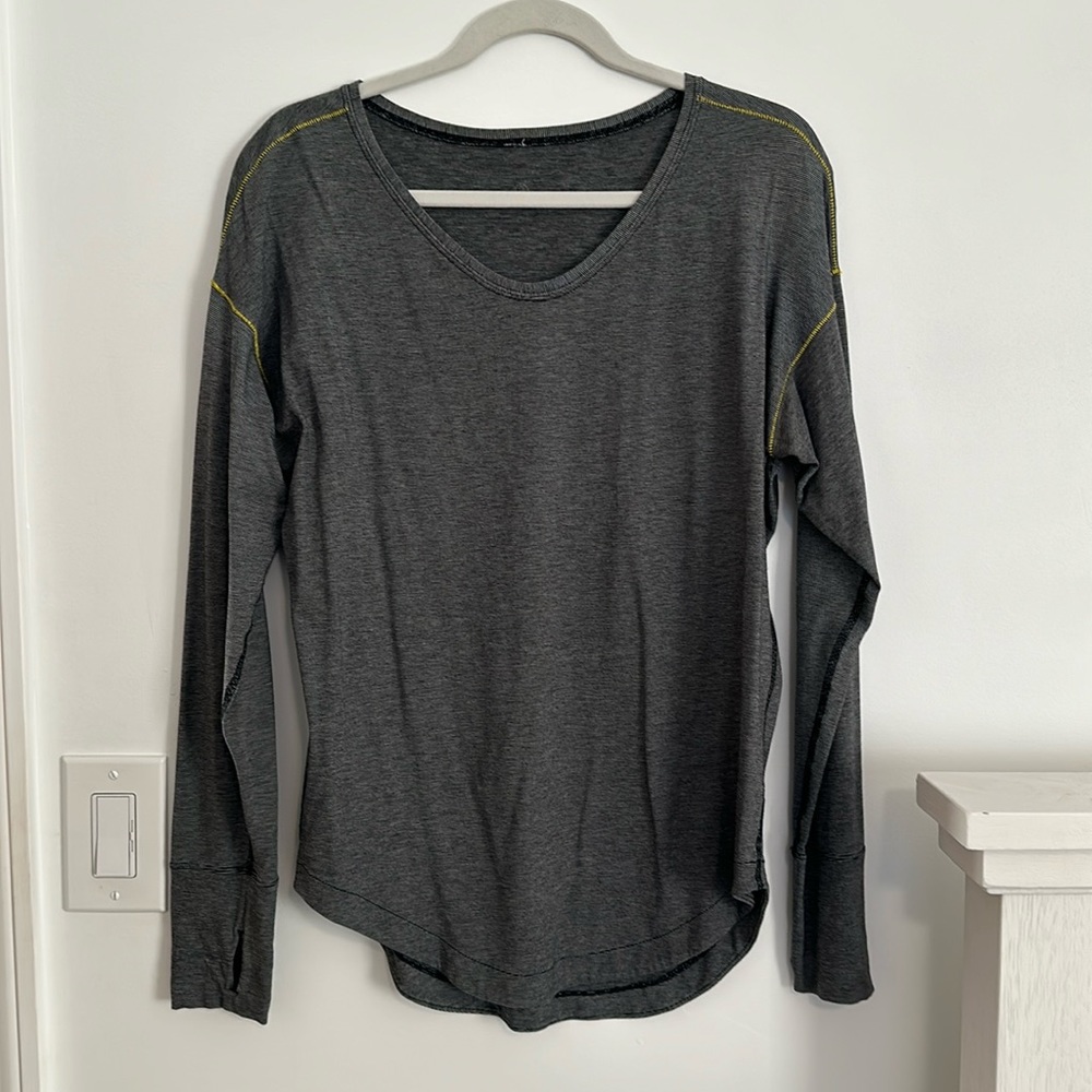 Lululemon Women’s Size 8 Long Sleeve Shirt